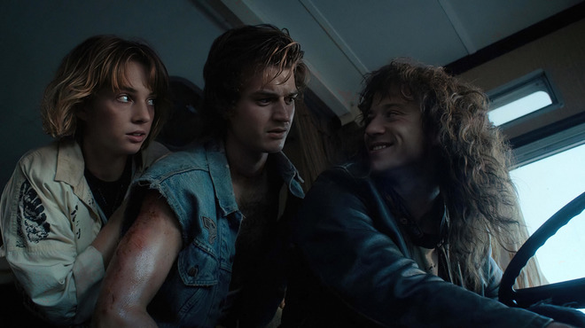 От «Короны» до «Игры в кальмара»: 10 главных сериалов Netflix смотреть бесплатно в нашем онлайн-кинотеатре Tvigle.ru