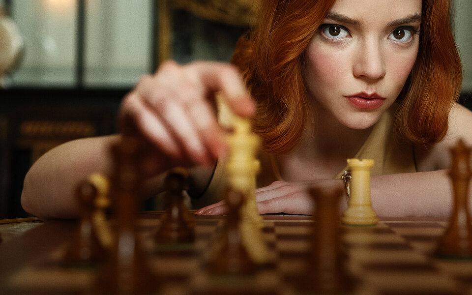 Промо к сериалу «Ход королевы»