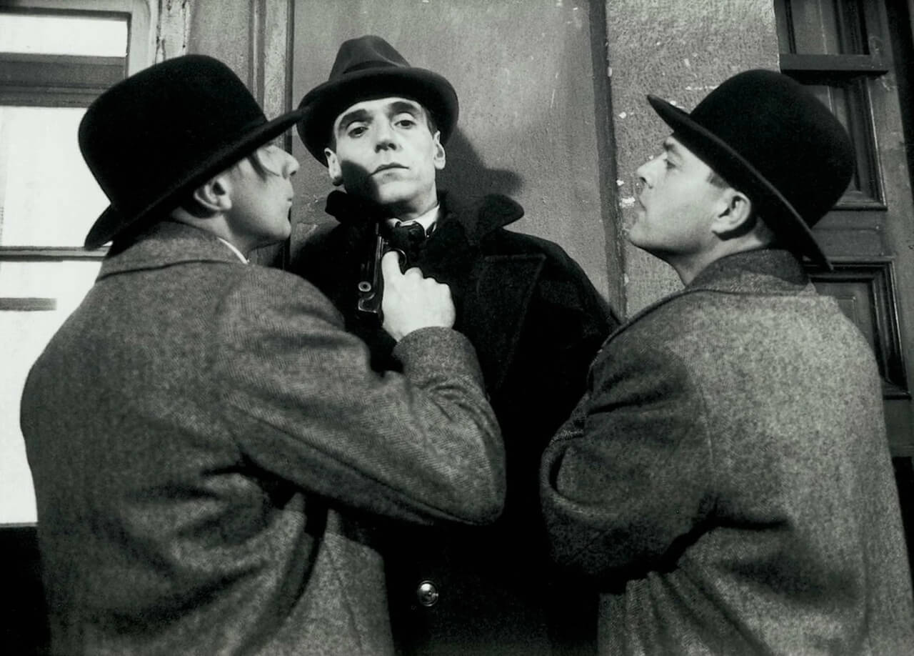 Кадр из фильма «Кафка» (1991)
