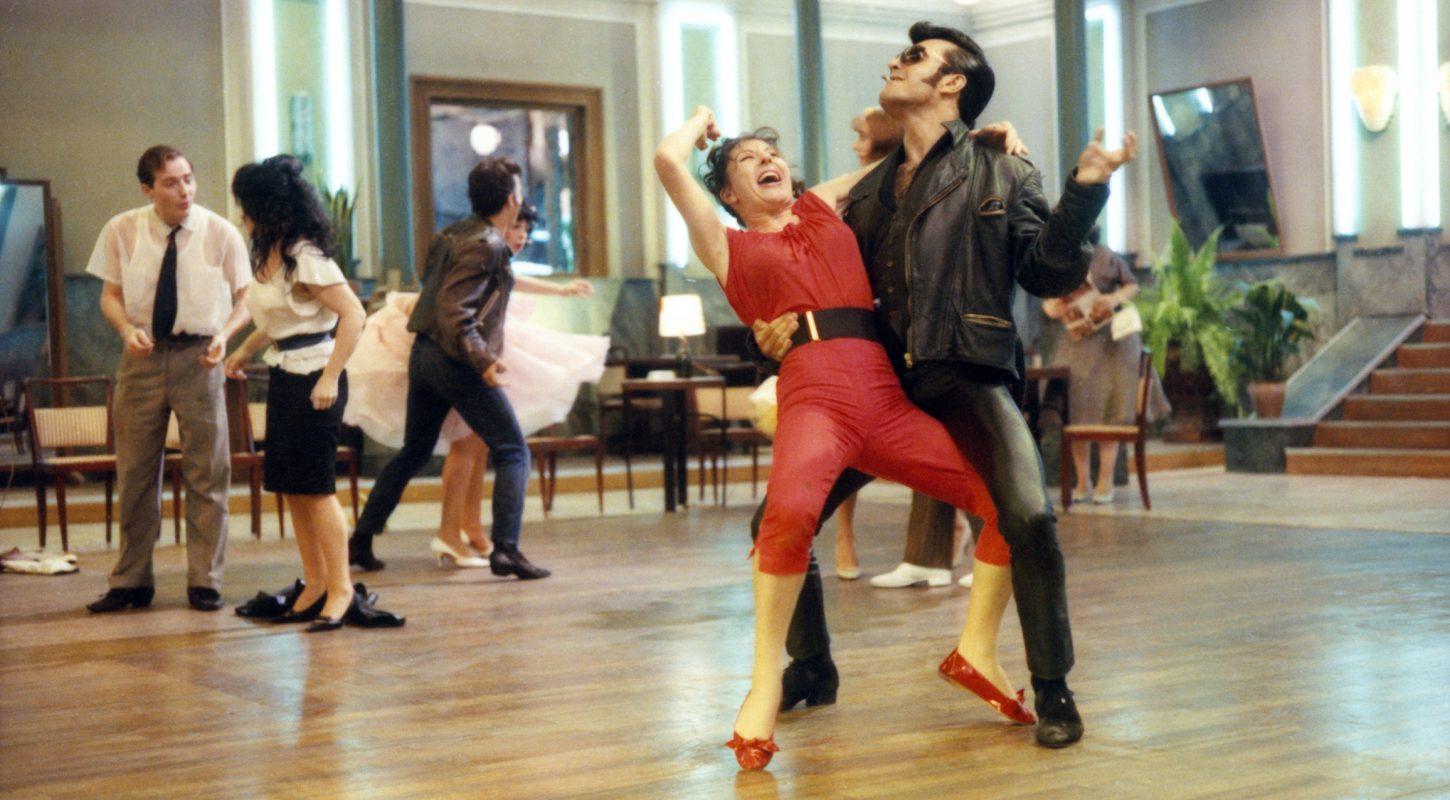 Неистовые тусовщики в фильме «Бал»