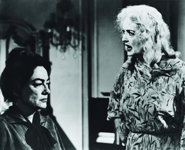 Джоан Кроуфорд и Бетт Дэвис в фильме «Что случилось с Бэби Джейн?»