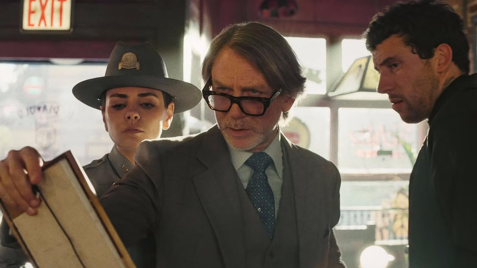 Кадр фильма «Достать ножи: Воскрешение покойника» // T-Street Productions