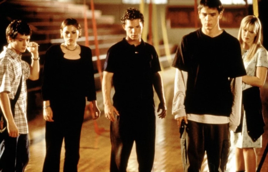 Кадр из фильма «Факультет» 1998