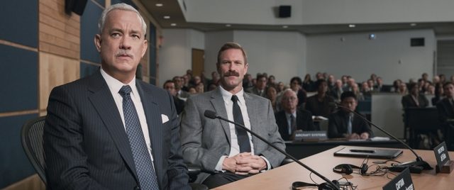 Том Хэнкс и Аарон Экхарт в фильме&nbsp;«Чудо на Гудзоне»