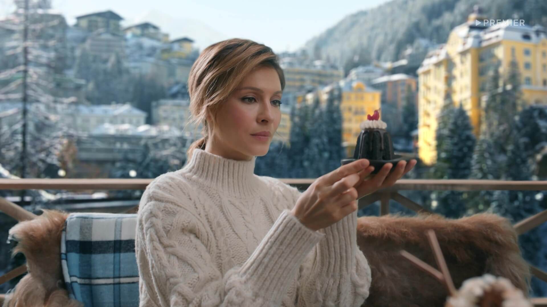 Кадр сериала «ИП Пирогова» // Yellow, Black and White