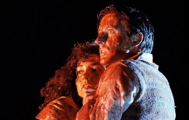 Кадр из фильма «Живая мертвечина» (1992)