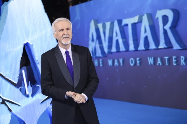 Джеймс Кэмерон на мировой премьере фильма «Аватар: Путь воды» в Лондоне