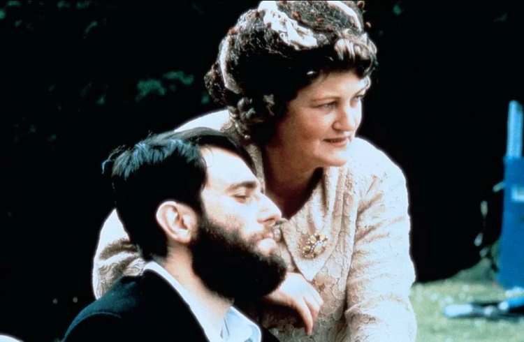 Кадр из фильма «Моя левая нога» (1989)