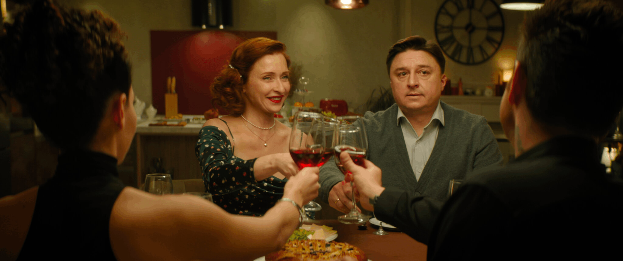 Кадр фильма «Неприличные гости» // «Кинокомпания братьев Андреасян»