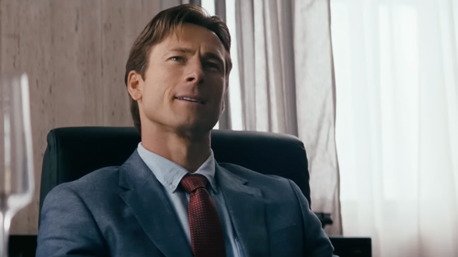 Глен Пауэлл в фильме «Наследник»