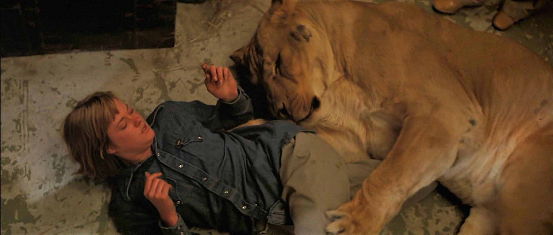 Кадр из фильма «Рёв»