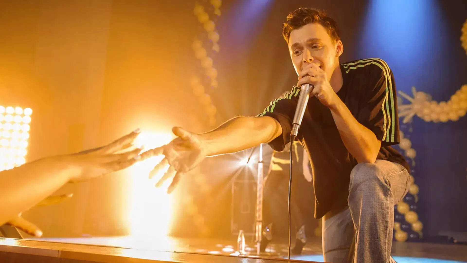 Кадр фильма «Руки вверх!» // Yellow, Black and White