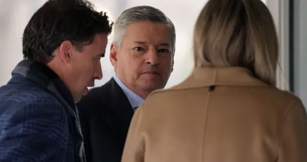 Тед Сарандос обвинил Paramount в создании «информационного шума»