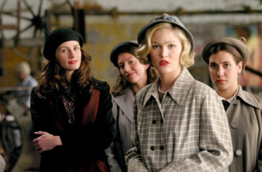 Кадр из фильма «Улыбка Моны Лизы» 2003