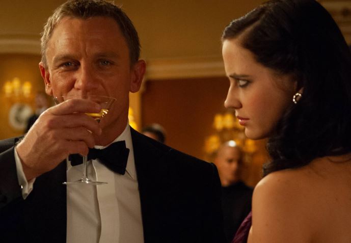 Дэниел Крейг и Ева Грин в фильме&nbsp;«Казино «Рояль»