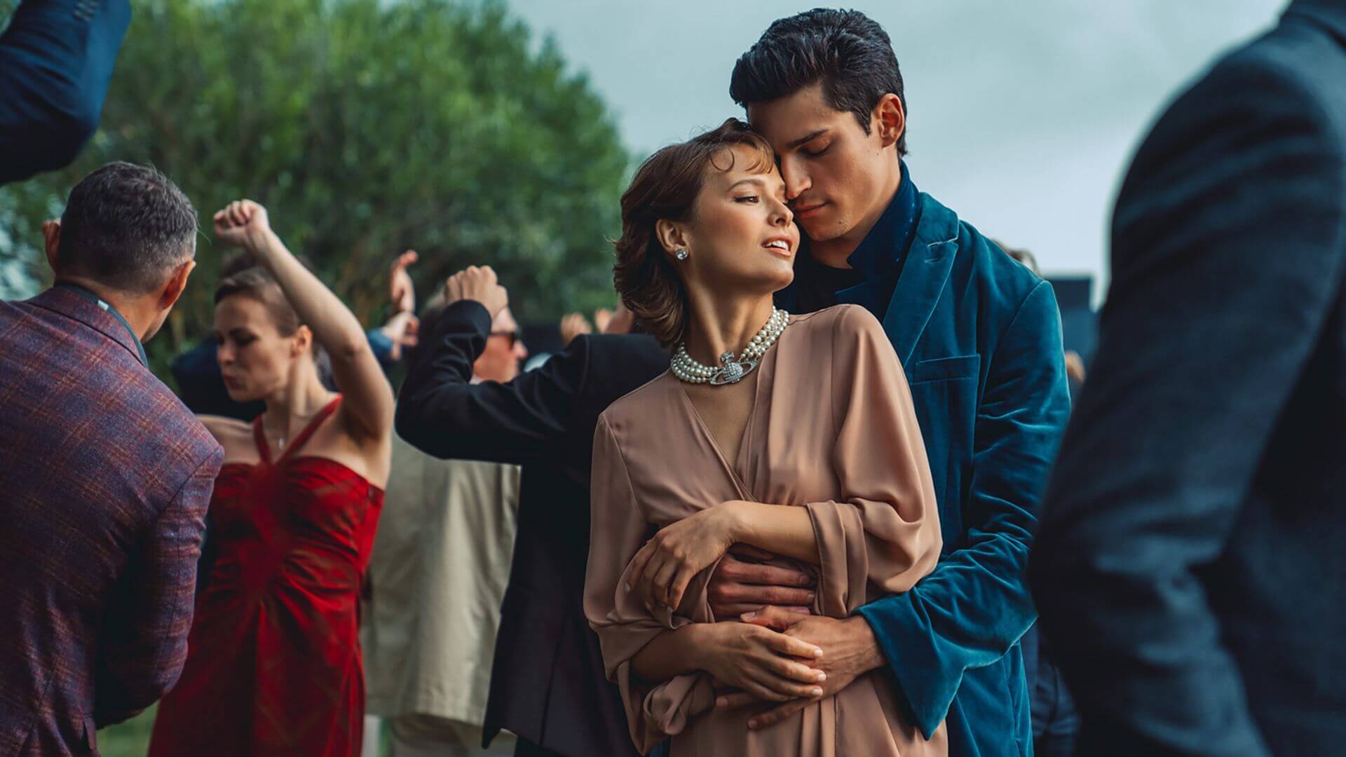 Кадр сериала «Жить жизнь» // START