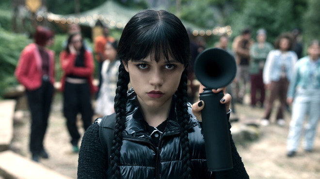 Сериал «Уэнсдэй» продлили на третий сезон до премьеры второго